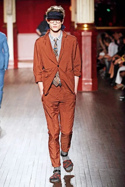 Look 23